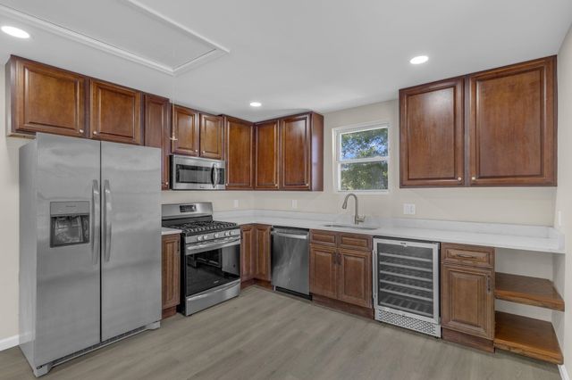 9 Hampton Street, Ware Shoals, SC 29692