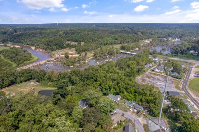 9 Hampton Street, Ware Shoals, SC 29692