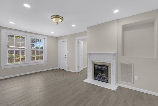 9 Hampton Street, Ware Shoals, SC 29692