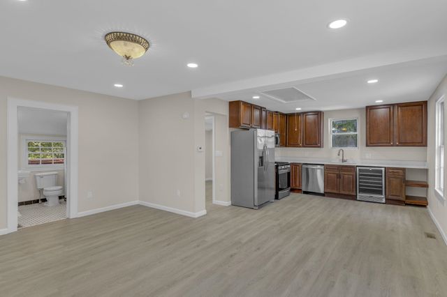 9 Hampton Street, Ware Shoals, SC 29692