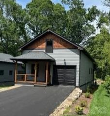 203 2 S Oconeechee Avenue, Black Mountain, NC 28711