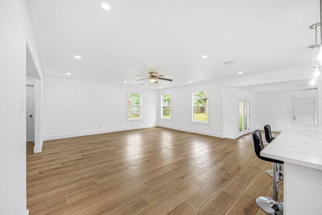 1214 Main Street, Alvin, TX 77511