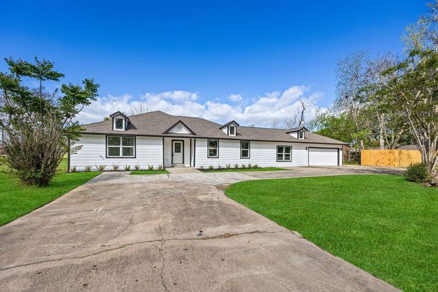 1214 Main Street, Alvin, TX 77511