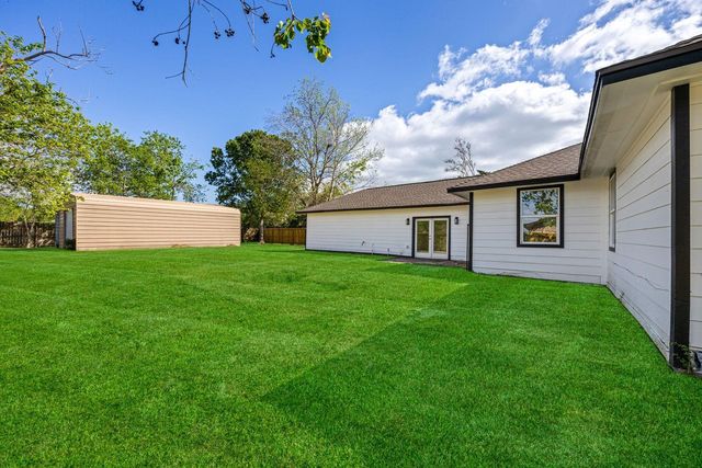 1214 Main Street, Alvin, TX 77511