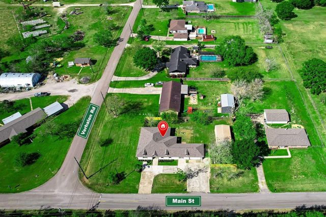 1214 Main Street, Alvin, TX 77511