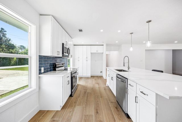 1214 Main Street, Alvin, TX 77511