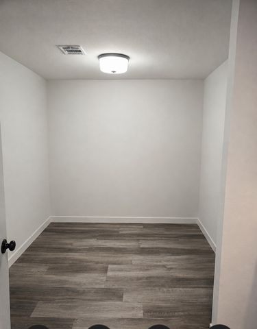3182 Cross Creek Circle, Grand Prairie, TX 75052