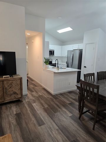 3182 Cross Creek Circle, Grand Prairie, TX 75052