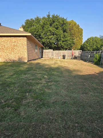 3182 Cross Creek Circle, Grand Prairie, TX 75052