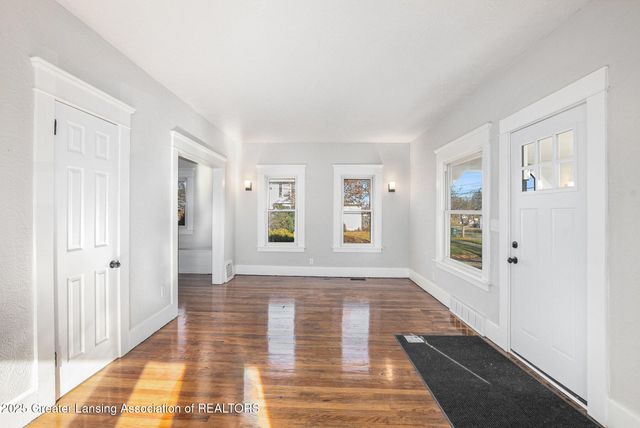 1919 N East Street, Lansing, MI 48906