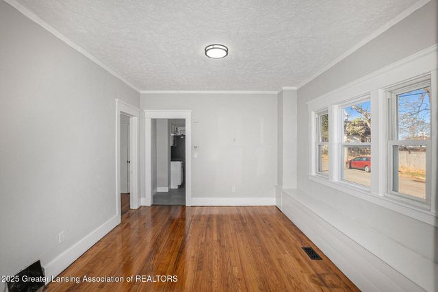 1919 N East Street, Lansing, MI 48906