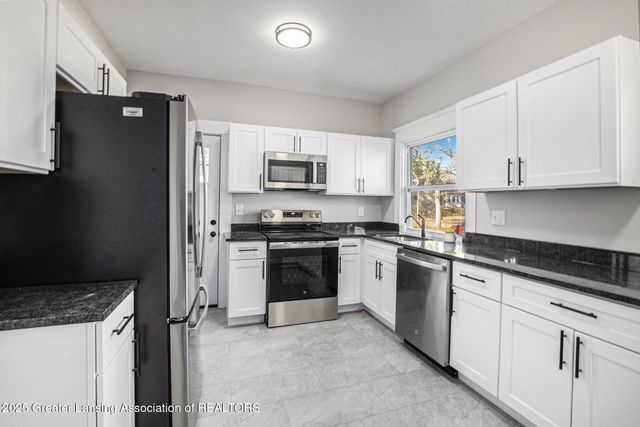 1919 N East Street, Lansing, MI 48906