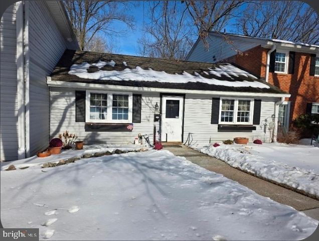 1105 YARDLEY CMNS, Yardley, PA 19067