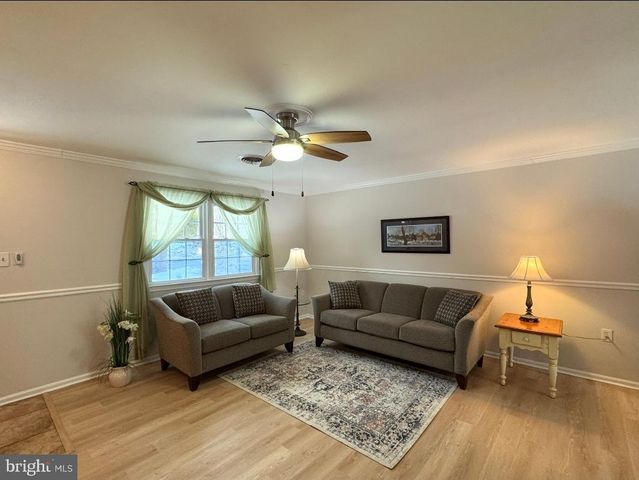 1105 YARDLEY CMNS, Yardley, PA 19067