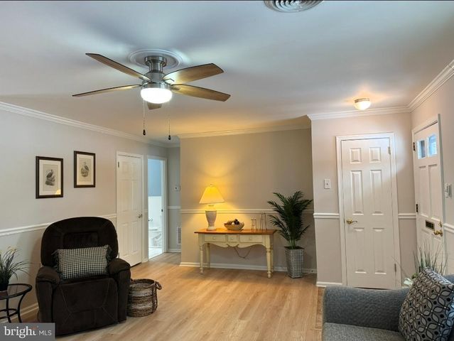 1105 YARDLEY CMNS, Yardley, PA 19067