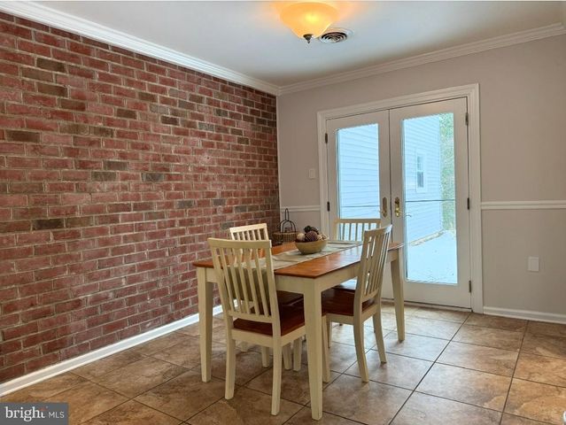 1105 YARDLEY CMNS, Yardley, PA 19067