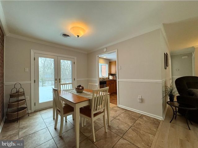 1105 YARDLEY CMNS, Yardley, PA 19067