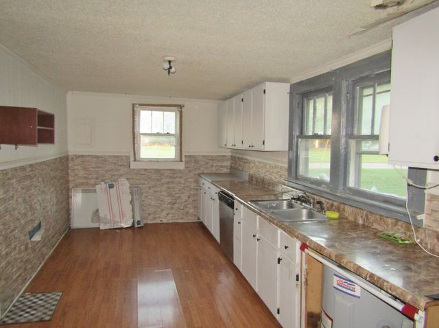 502 S Main St, Cornersville, TN 37047