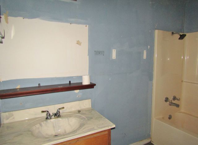 502 S Main St, Cornersville, TN 37047