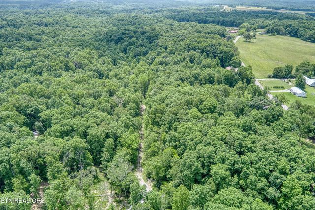 169 Woods Hollow Lane, Crossville, TN 38571