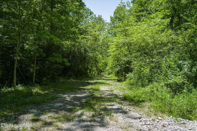 169 Woods Hollow Lane, Crossville, TN 38571
