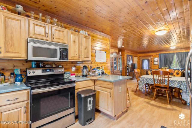 20297 W Lakes Boulevard, Big Lake, AK 99652