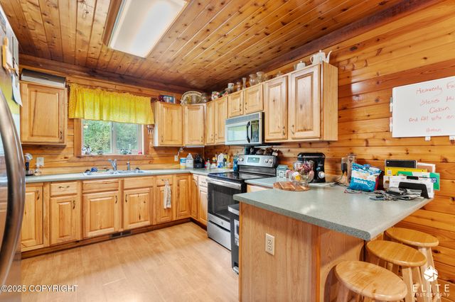 20297 W Lakes Boulevard, Big Lake, AK 99652