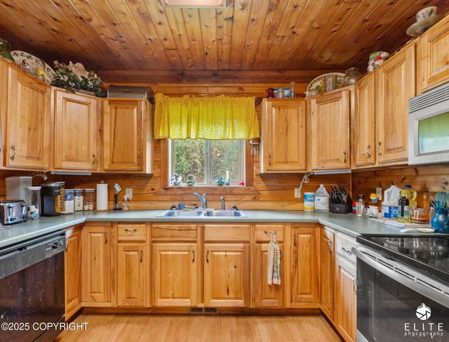 20297 W Lakes Boulevard, Big Lake, AK 99652
