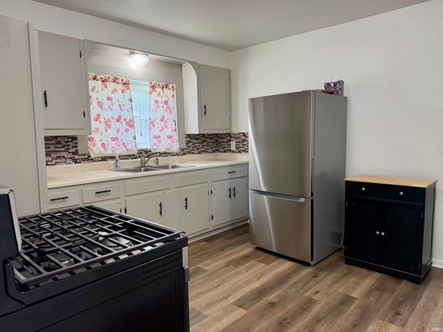 7401 Bluffton Road, Fort Wayne, IN 46809