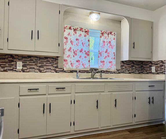 7401 Bluffton Road, Fort Wayne, IN 46809