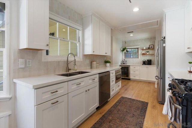 3544 Gardenia, Long Beach, CA 90807