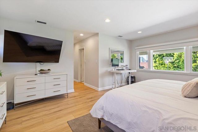 3544 Gardenia, Long Beach, CA 90807