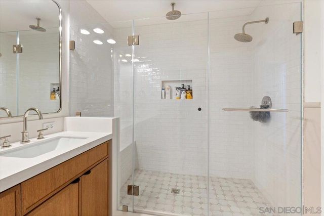 3544 Gardenia, Long Beach, CA 90807