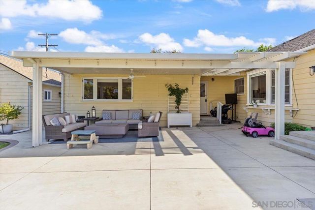 3544 Gardenia, Long Beach, CA 90807