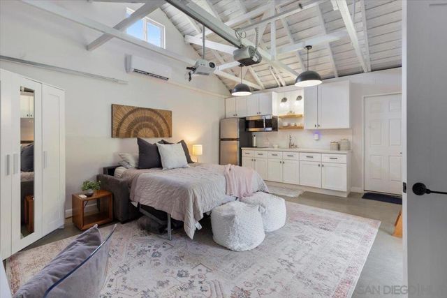 3544 Gardenia, Long Beach, CA 90807