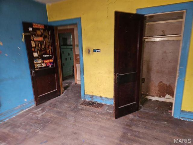 1820 James A Harvey Lane, Wellston, MO 63133