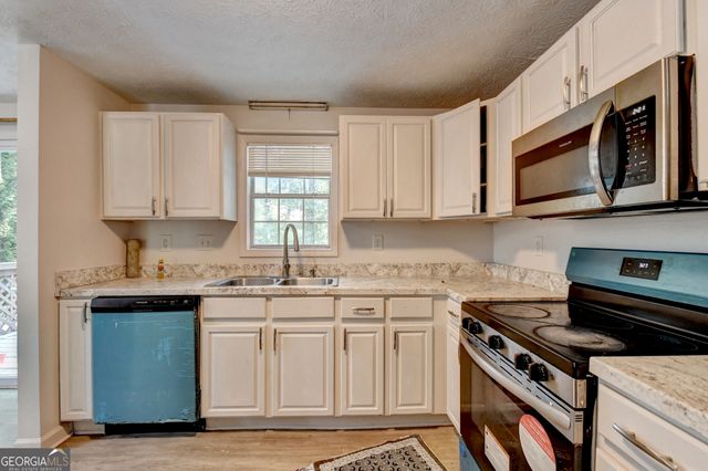 4286 Village Square Lane, Stone Mountain, GA 30083