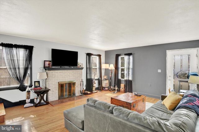 506 HOGESTOWN ROAD, Mechanicsburg, PA 17050