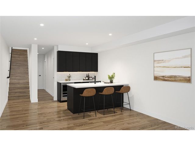 812 Dahlia St, Denver, CO 80220