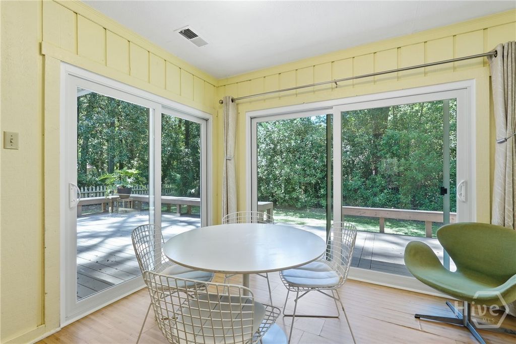 Image 11 of property listing at 1 Waterford Lane, Savannah, GA 31411