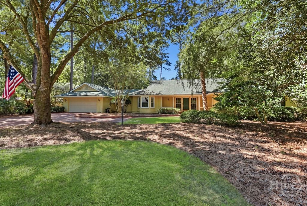Image 3 of property listing at 1 Waterford Lane, Savannah, GA 31411