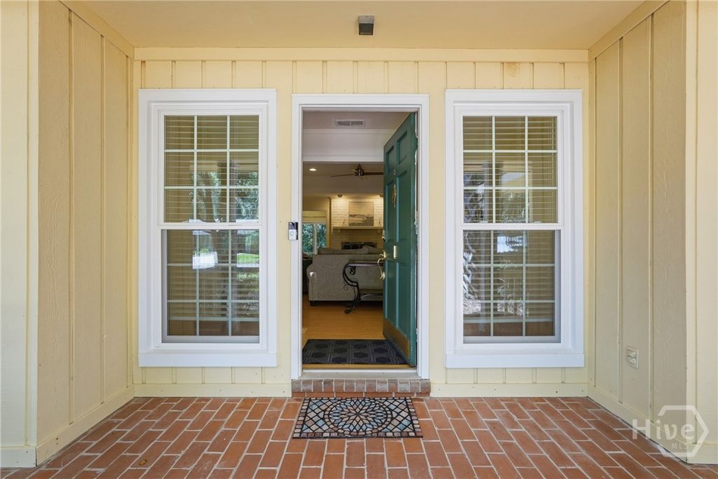 Image 6 of property listing at 1 Waterford Lane, Savannah, GA 31411