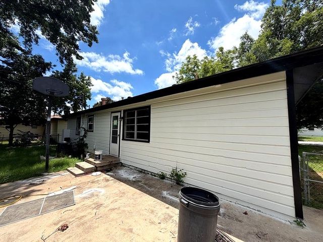 780 Betty Lane, Hurst, TX 76053