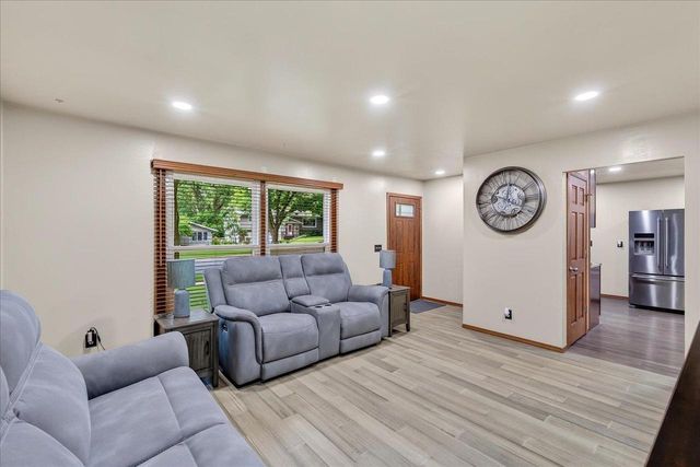1813 Prairie Road, Madison, WI 53711