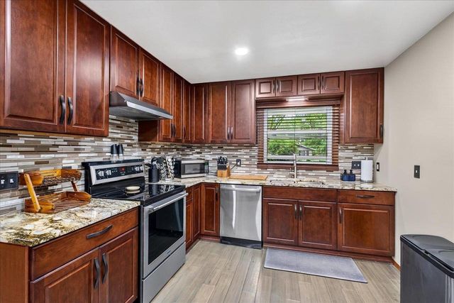 1813 Prairie Road, Madison, WI 53711