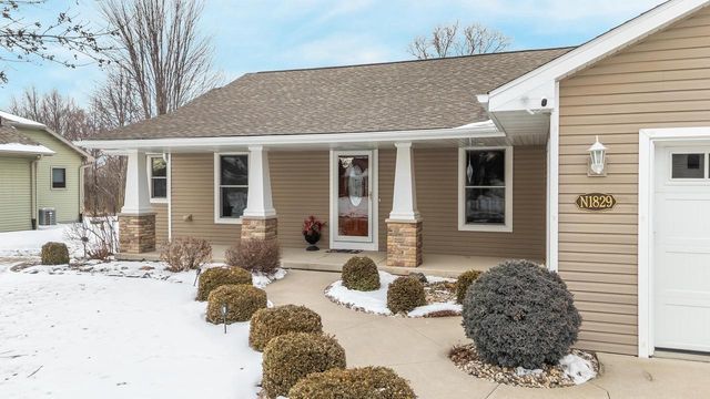 N1829 MEDINA DRIVE, Greenville, WI 54942