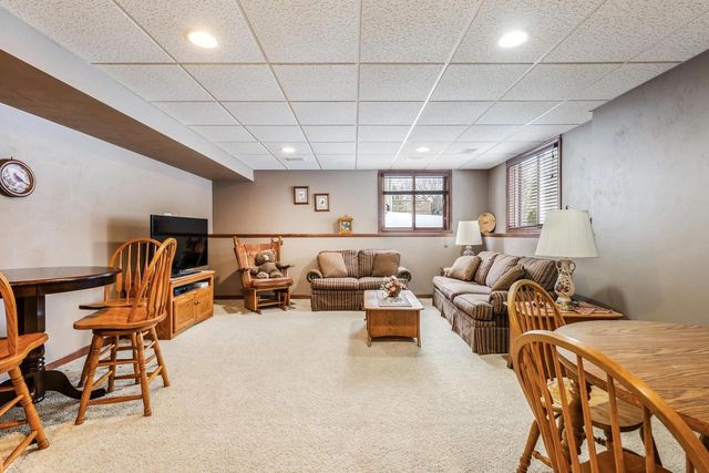 N1829 MEDINA DRIVE, Greenville, WI 54942