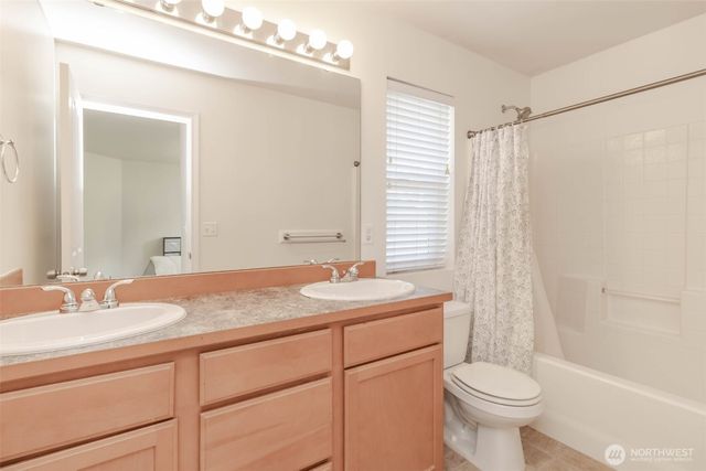 2714 67th Court SE, Auburn, WA 98092