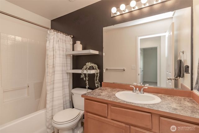2714 67th Court SE, Auburn, WA 98092