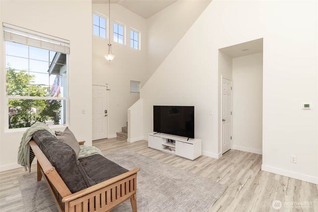 2714 67th Court SE, Auburn, WA 98092